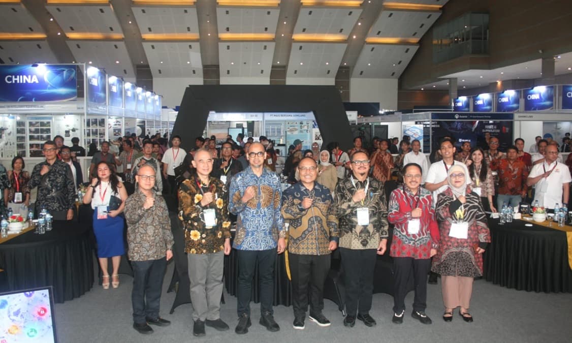 Indonesia Memimpin: Mewujudkan Bangsa Cerdas Melalui Inovasi AI