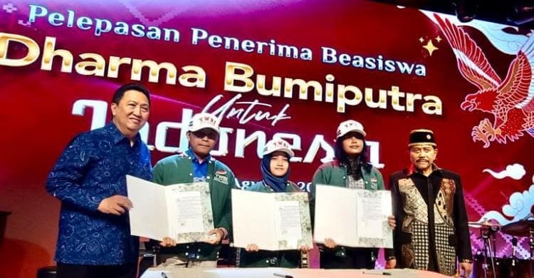 Boy Thohir & Hendropriyono Lepas Mahasiswa Penerima Beasiswa Kuliah Di Tianjin